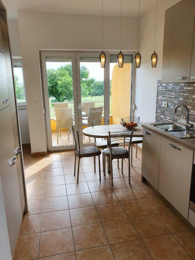 Lastovka Posesi Apartman Medulin Kültér fotó